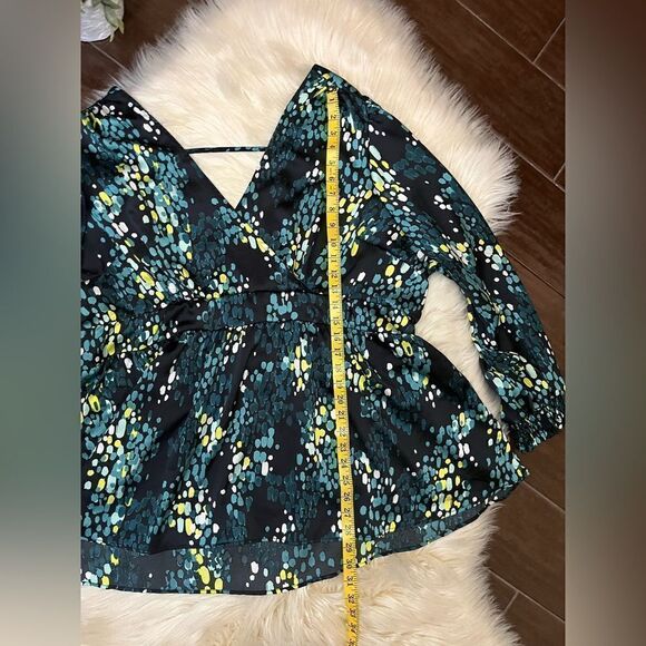 Torrid Satin Surplice Tie Cut Out Back Long Sleeve Blouse sz 3X - Picture 9 of 10